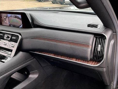 Certified 2025 Nissan Armada SL image 13