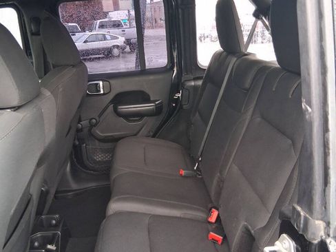 Used 2018 Jeep Wrangler Unlimited Sport AWD/4WD image 13