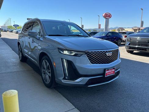 Used 2024 Cadillac XT6 Premium Luxury image 3