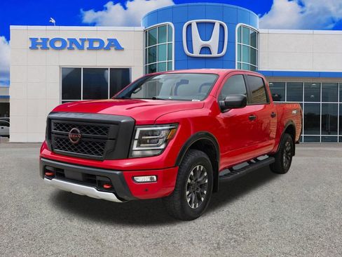 Used 2024 Nissan Titan PRO-4X w/ Pro-4x Utility Package AWD/4WD image 16
