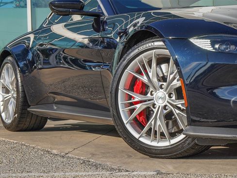 Used 2022 Aston Martin V8 Vantage Coupe image 2