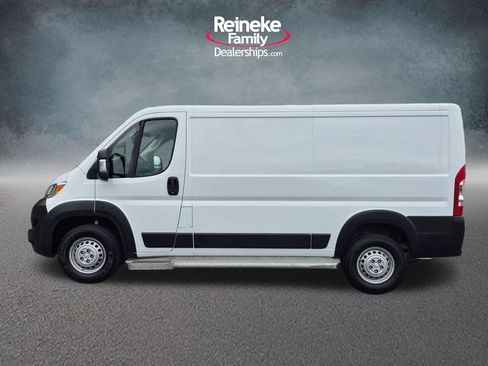 Used 2025 RAM ProMaster 2500 w/ U-Haul Equipment Group FWD image 9