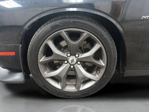 Used 2019 Dodge Challenger R/T RWD image 28