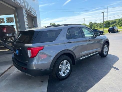 Used 2023 Ford Explorer XLT w/ Equipment Group 202A AWD/4WD image 3