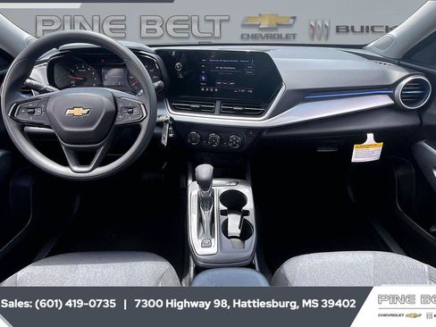 Used 2026 Chevrolet Trax LS w/ LS Convenience Package FWD image 13