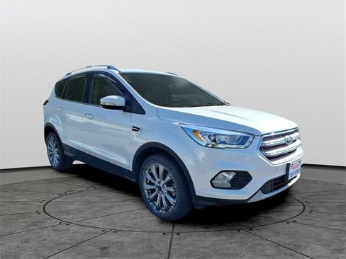 Used 2017 Ford Escape Titanium image 3