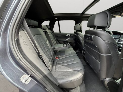 Used 2019 BMW X5 xDrive50i w/ Parking Assistance Package AWD/4WD image 46