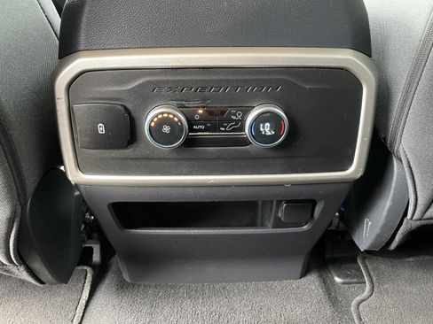Used 2024 Ford Expedition XLT RWD image 40