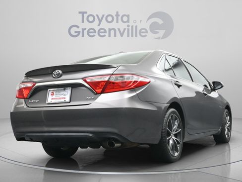 Used 2015 Toyota Camry XSE w/ Moonroof Package image 12