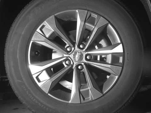 Used 2025 Chevrolet Equinox LT FWD image 13