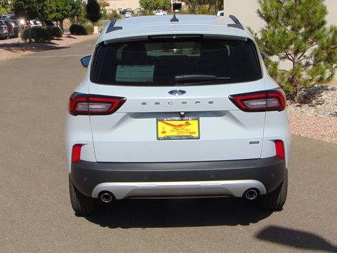Certified 2026 Ford Escape SE FWD image 5