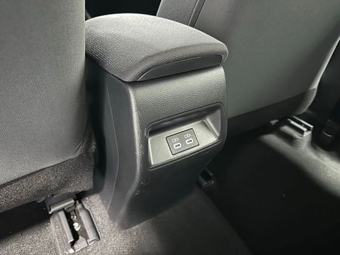 Used 2025 Toyota Corolla LE FWD image 47