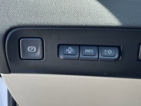 Used 2023 Buick Enclave Premium w/ Experience Buick Package AWD/4WD image 17