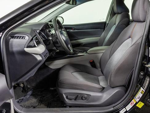 Used 2018 Toyota Camry LE FWD image 20