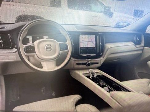 Used 2023 Volvo XC60 B5 Ultimate w/ Climate Package AWD/4WD image 4