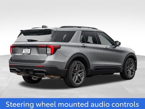 Used 2025 Ford Explorer ST-Line w/ ST-Line Street Pack image 7