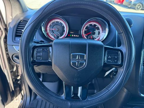 Used 2019 Dodge Grand Caravan SE image 11