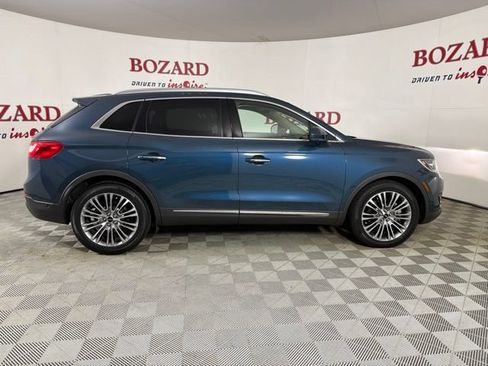 Used 2016 Lincoln MKX Reserve w/ Technology Package FWD image 9