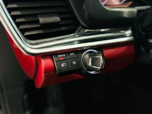 Used 2022 Porsche Panamera 4 Platinum Edition image 14