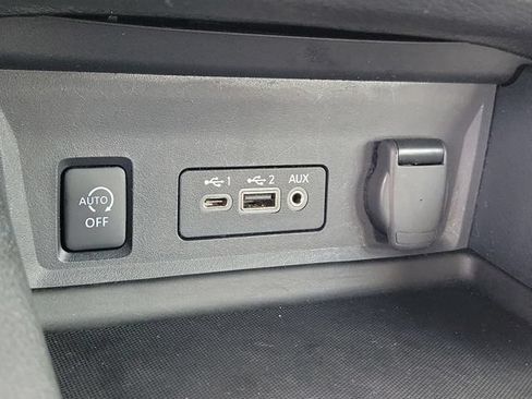 Used 2024 Nissan Sentra SV FWD image 31