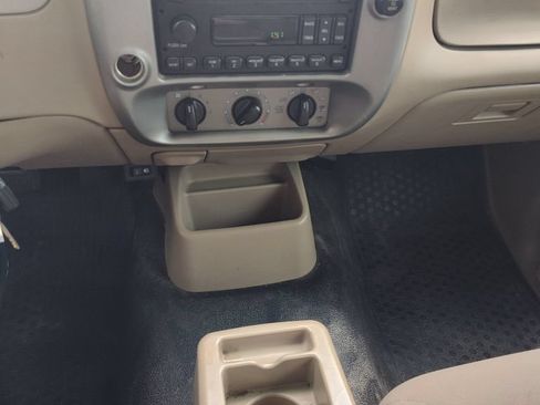 Used 2005 Ford Explorer Sport Trac 2WD image 8