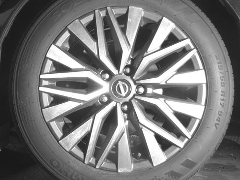 Used 2025 Nissan Altima 2.5 SV FWD image 14