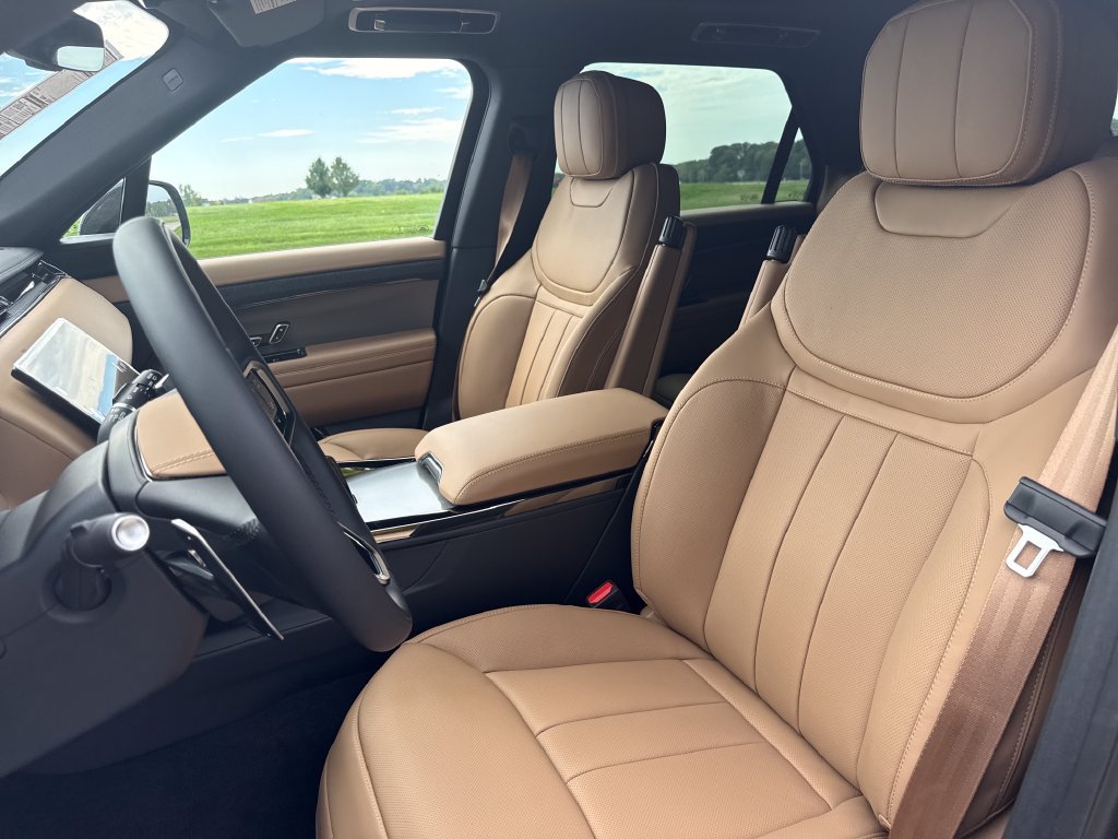 New 2027 Land Rover Range Rover Sport SE AWD/4WD image 10