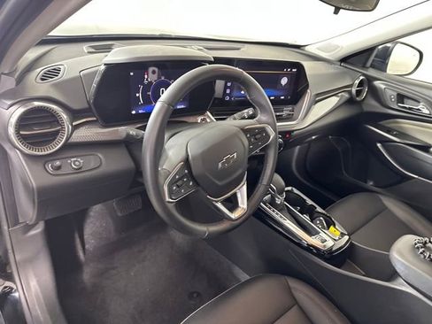 Used 2025 Chevrolet Trax ACTIV w/ Driver Confidence Package image 19