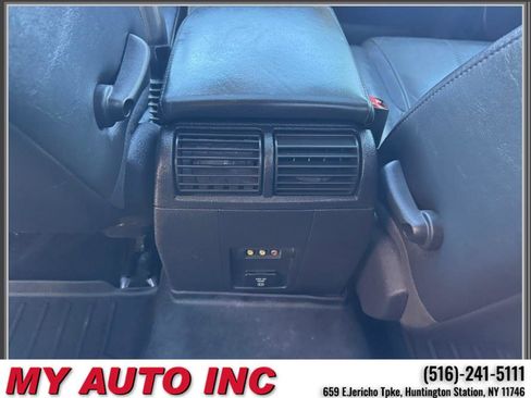 Used 2008 Jeep Commander Limited image 17