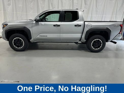 Used 2026 Toyota Tacoma TRD Off-Road AWD/4WD image 4