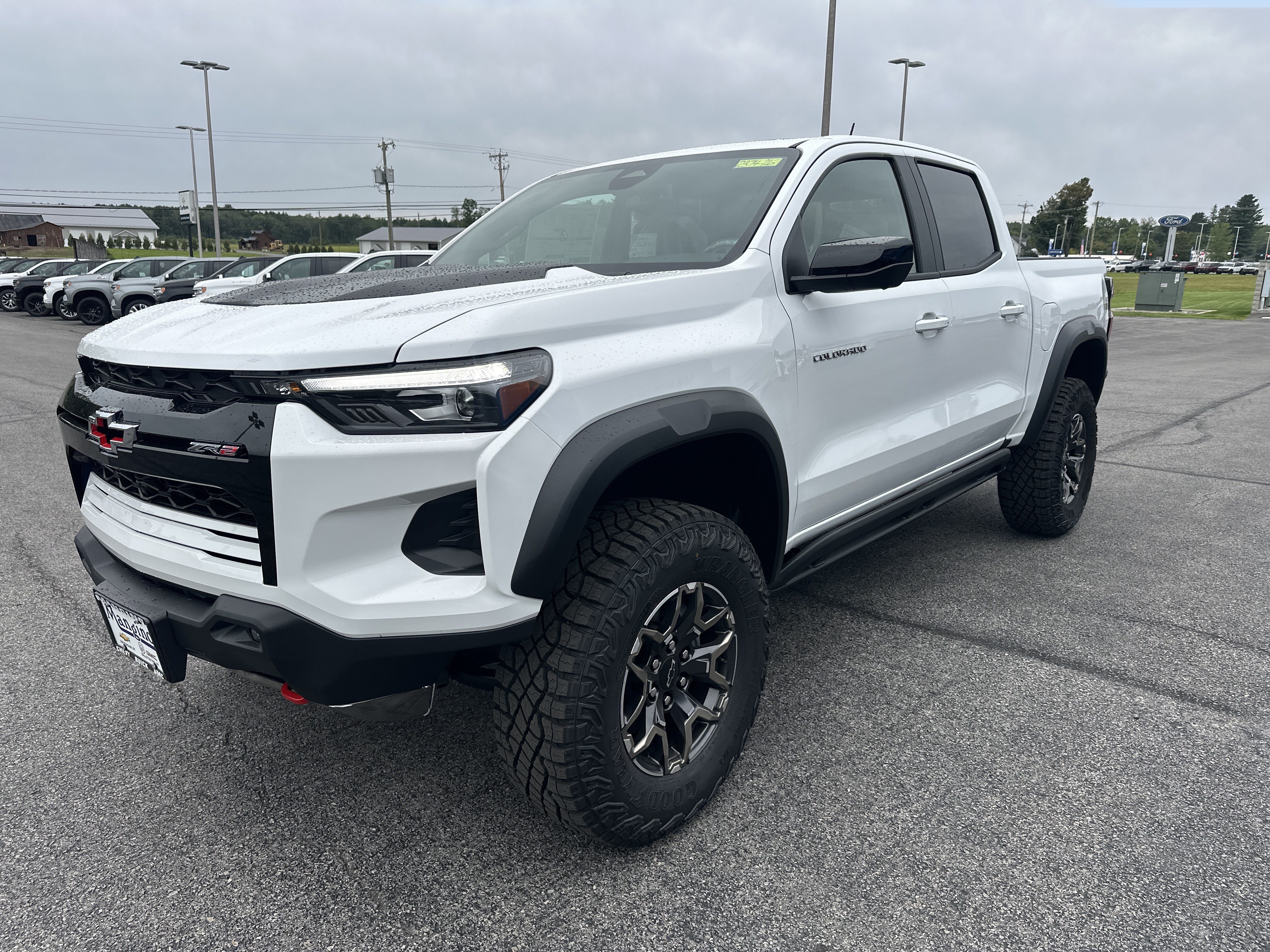 New 2026 Chevrolet Colorado ZR2 w/ Technology Package AWD/4WD image 3