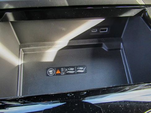 New 2026 GMC Yukon XL Elevation image 21