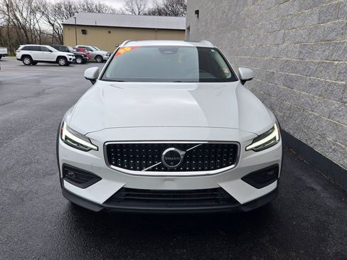 Used 2025 Volvo V60 B5 Cross Country Plus AWD/4WD image 8