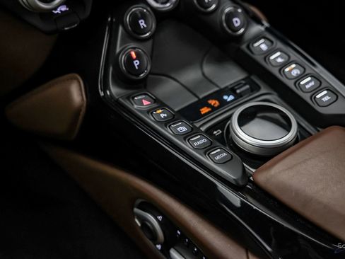 Used 2020 Aston Martin V8 Vantage Coupe RWD image 50