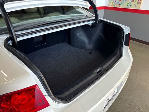 Used 2011 Buick Lucerne CXL image 93