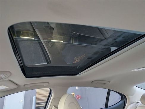 New 2026 Genesis G70 2.5T Prestige image 10