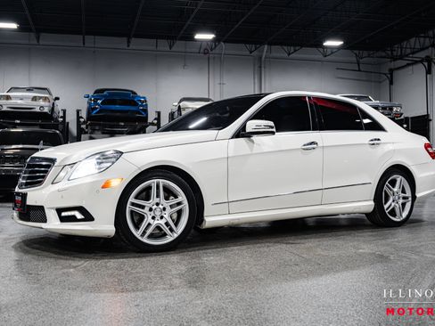 Used 2011 Mercedes-Benz E 550 4MATIC Sedan image 1