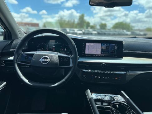 Used 2025 Nissan Murano SL AWD/4WD image 17