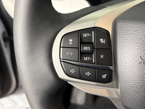 New 2026 Ford Explorer Active w/ Active Comfort Package RWD image 18