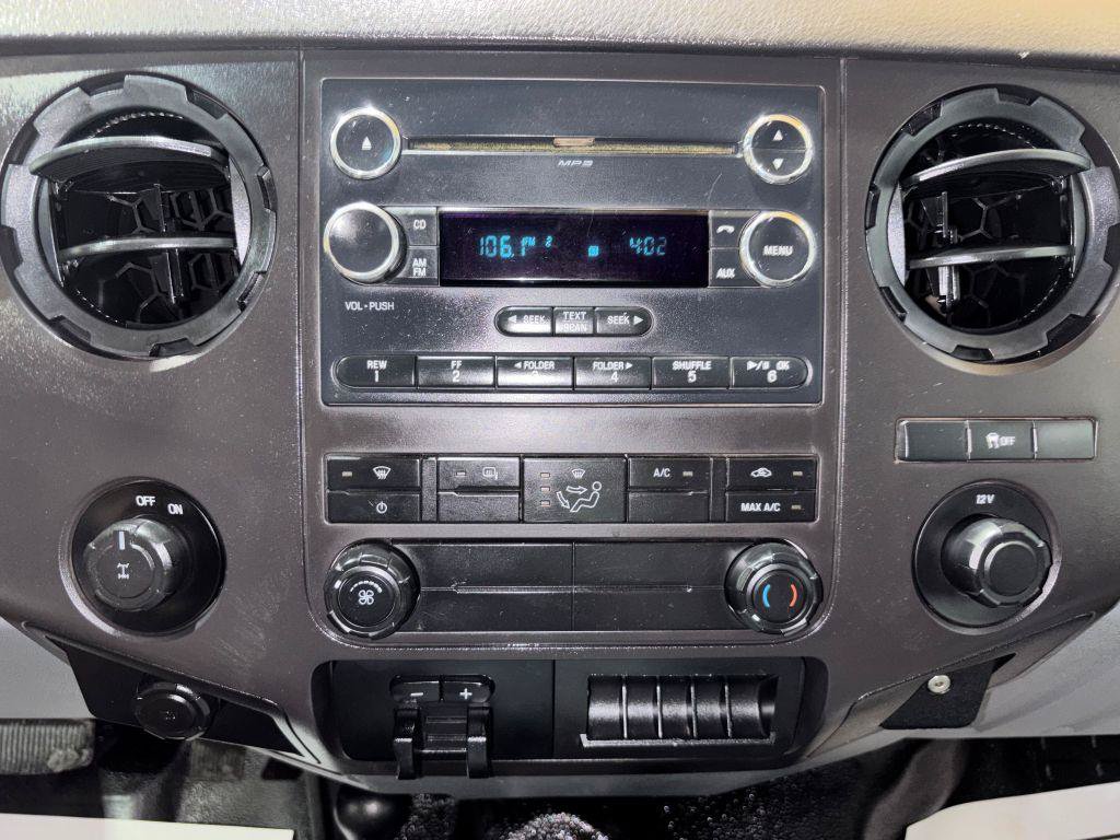 Used 2015 Ford F250 XL w/ Power Equipment Group AWD/4WD image 19