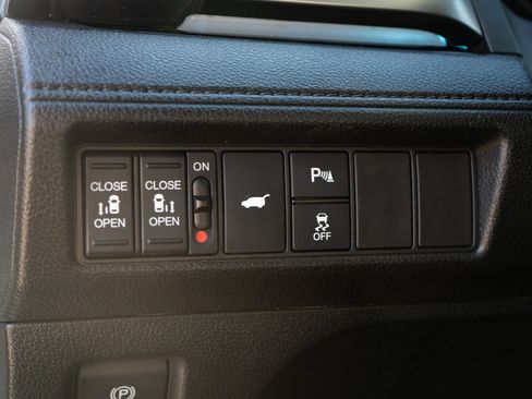 Used 2025 Honda Odyssey Touring image 40