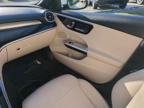 Used 2022 Mercedes-Benz C 300 Sedan image 16