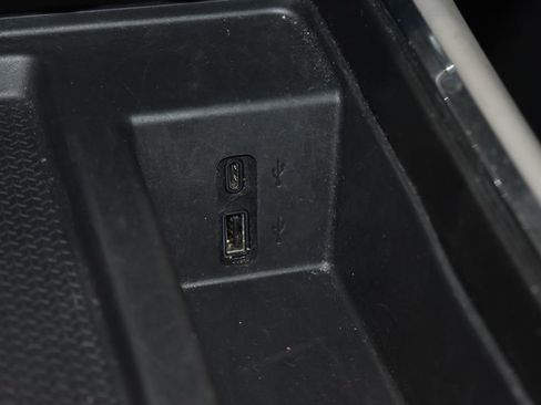 Used 2024 GMC Acadia Elevation image 13