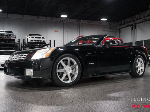 Used 2006 Cadillac XLR RWD image 1