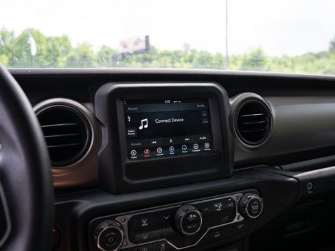 Used 2022 Jeep Wrangler Unlimited Sport AWD/4WD image 23