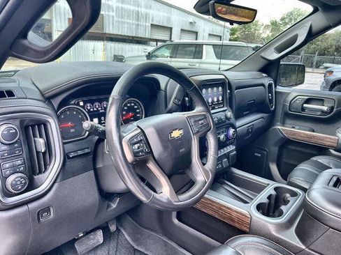 Used 2022 Chevrolet Silverado 1500 High Country w/ Technology Package AWD/4WD image 11
