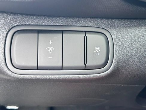 Used 2026 Hyundai Venue SEL FWD image 12