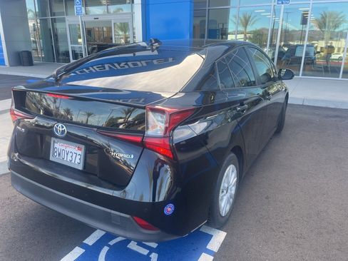 Used 2021 Toyota Prius LE image 5