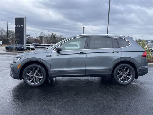 Certified 2023 Volkswagen Tiguan SE FWD image 3