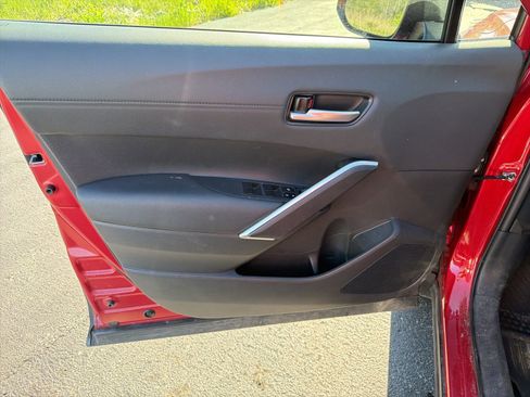 Used 2023 Toyota Corolla Cross XLE w/ Convenience Package image 12